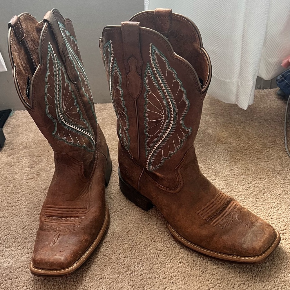ARIAT BOOTS